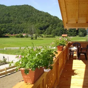 https://ferienhaus-beyer.com-bavaria.com